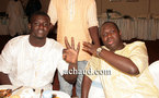 Salam Diallo, musicien autour de la table avec Balla Gaye 2