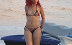 Rihanna se lave au champagne français à 4400 euros