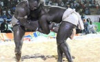 VIDEO - Combat royal : Modou Lô devient le nouveau Roi des arènes