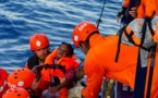 Méditerranée: deux navires avec 164 migrants à bord, à la recherche d'un port