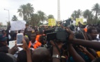 PHOTOS - Aar Li Niou Bokk en rogne contre le pouvoir... (images)