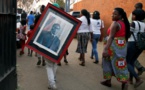 Le cercueil de Mugabe exposé au stade Rufaro pour l'adieu de ses partisans