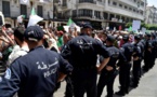 Algérie: Deux morts dans des heurts entre protestataires et des policiers 