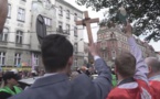 VIDEO - En Pologne, les droits des LGBT divisent la société