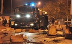 Regardez comment le camion " DRAGON '" fonce sur les manifestants