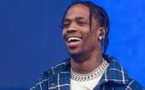 Nouveau coup dur pour le rappeur Travis Scott: il se blesse au genou droit en plein concert !