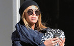 Beyoncé allaite sa fille Blue Ivy en public