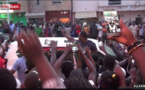 VIDEO - Du jamais vu ! Modou Lô crée un embouteillage à Keur Massar