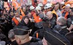 Les métallos d'ArcelorMittal brutalement refoulés du QG de Sarkozy