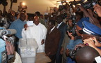 Hier les urnes ont parlé au Sénégal, et Macky SALL devient le quatrième Président de la République du Sénégal.