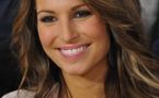 Laury Thilleman retrouve l'amour dans les bras d'un champion de France