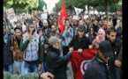Tunisie: Des jeunes chômeurs menacent de se suicider