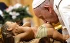 Messe de Noël: le Pape François célèbre l'amour "gratuit"