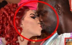 Photos: Baptême de son fils, regardez le bisou de Baboye   à sa femme