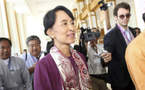 Aung San Suu Kyi a prêté serment