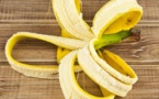 Trois astuces à faire avec la peau de banane douce à la maison
