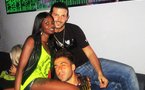 La jet-stteuse Iman de Channel bien entourée