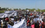 Gambie: Trois morts lors d'une manifestation pour le départ du Président Barrow