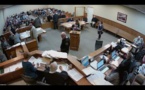 Vidéo : jugé pour possession de marijuana, il fume un joint en plein tribunal