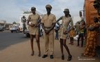 Les mannequins Fatoufine Niang, Lissa et Julo en feeling shoting en pleine rue !!!