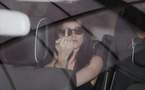 Doigt d'honneur et montée des marches chahutée pour Kristen Stewart