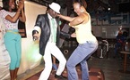 Elle danse pour Ameth Thiou