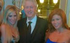 Photo : Bill Clinton entouré de stars du porno