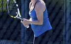 Reese Witherspoon : sa grossesse ne l'empêche pas de jouer au tennis