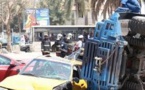 VIDEO - Allées du Centenaire: accident spectaculaire entre une voiture de la gendarmerie et trois taxis