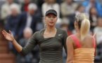 Roland-Garros: la chute de Li Na ouvre la voie à Sharapova
