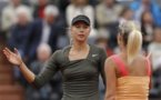 Roland-Garros: la chute de Li Na ouvre la voie à Sharapova