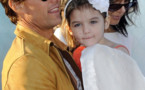 Suri Cruise déconcertée par le maquillage de son père