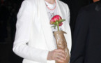 Anne Hathaway adore son nouveau look !