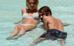 Miley Cyrus passe du bon temps avec un autre