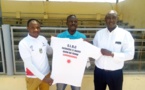 (PHOTOS)- Riposte contre le Covid 19 à Saint-Louis: Mansour Faye, Maire de la ville, distribue ses prospectus et T-Shirts…