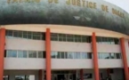 Des militants et sympathisants du PDS au palais de justice en soutien à Amadou Kane Diallo