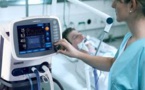 Coronavirus: "je suis l'infirmière qui débranche l'appareil respiratoire pour permettre aux patients de mourir en paix"