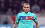 Daniel Alves tacle la direction du Barça mais se lance dans une opération reconquête