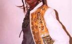 La top model Dji Dieng dans une collection Yaye Fall