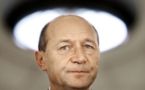 Les Roumains votent par référendum sur la destitution du président