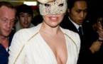 Lady Gaga: Elle tweete son soutien à Kristen Stewart et Robert Pattison