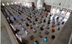 Contre l’avis des médecins, mosquées ouvertes au Pakistan pendant le ramadan