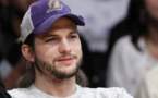 Ashton Kutcher officialise sa relation avec Mila Kunis