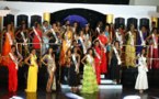 Toutes les candidates de MUA 2012 sur scène