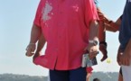 Elton John montre ses fesses à St Tropez