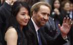 Nicolas Cage emmène sa femme dans un club de striptease
