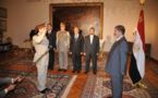 Le président égyptien frappe l'armée à la tête