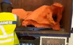 VIDEO - Arrestation d'un chauffeur pour transport irrégulier de 13 personnes cachées sous une bâche