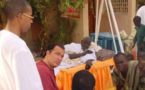 [Photo inédite] Le célèbre acteur Steven Seagal à Touba aux côtés de Feu Serigne Saliou Mbacké