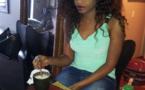 La danseuse Mbathio prend son petit déj dans un resto de New York